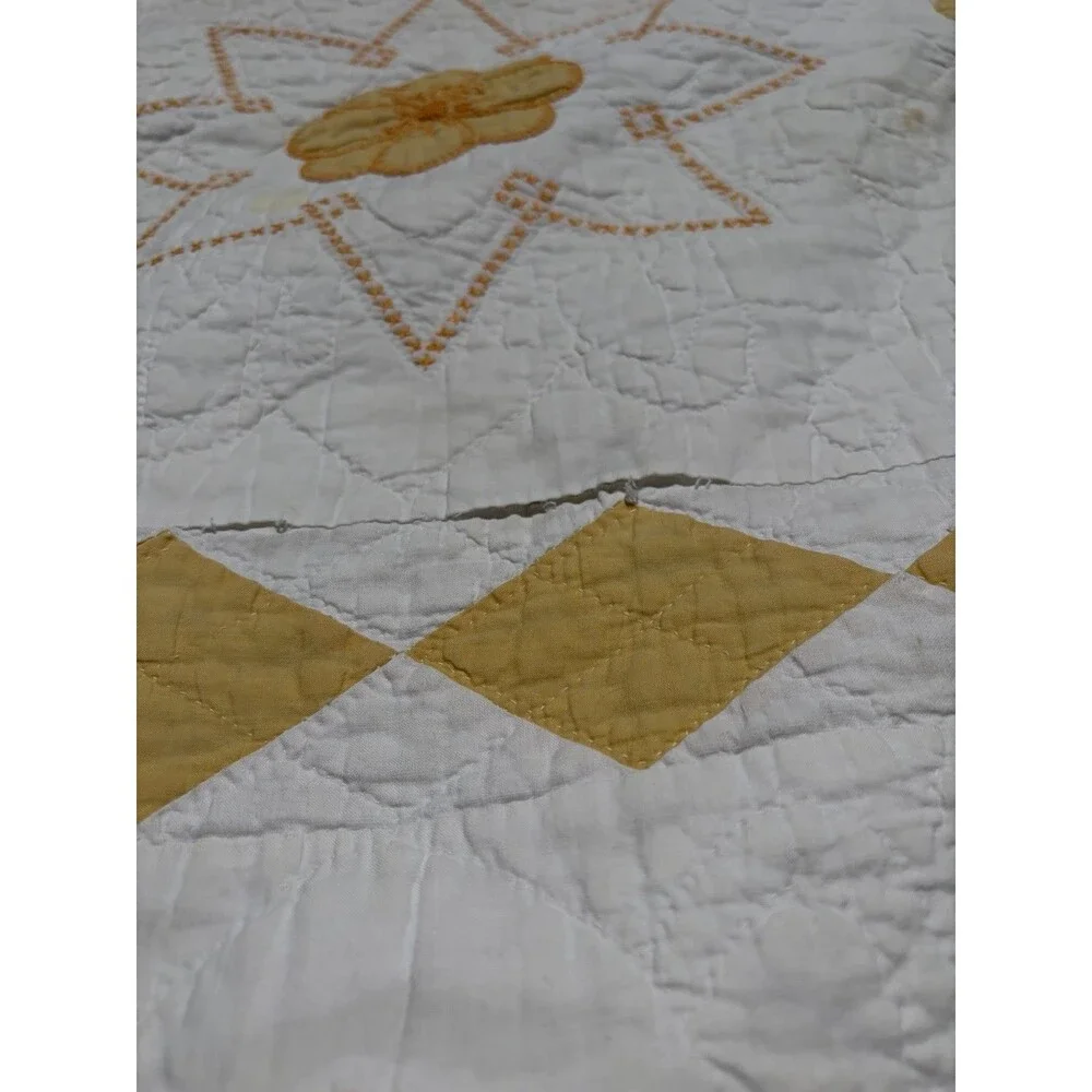Vintage Hand Stitched Quilt Flower Star Design 68